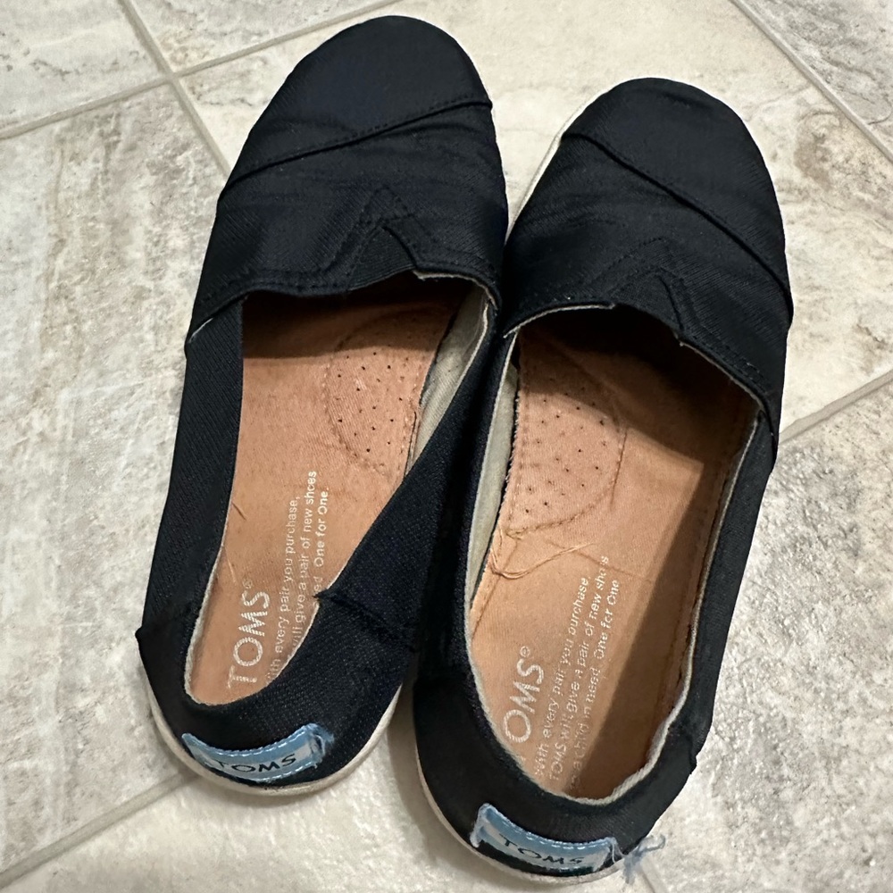 Toms slip ons